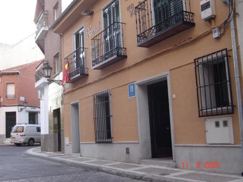Hostal Cruz Verde Navalcarnero Eksteriør bilde